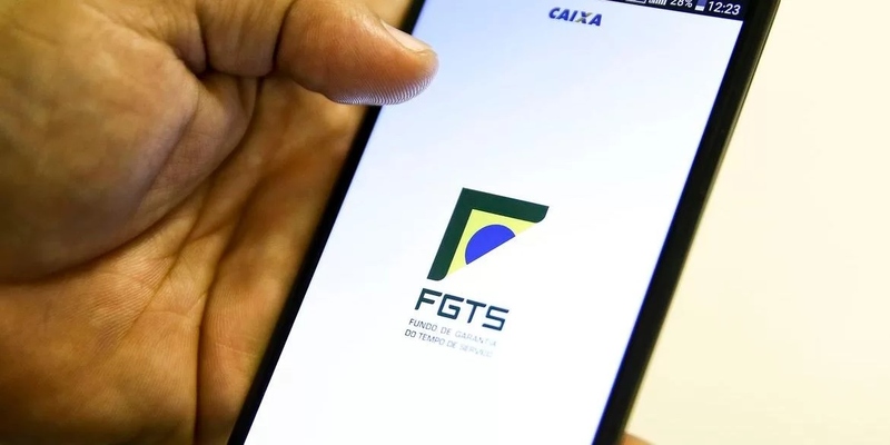 Governo avalia uso do FGTS para ajudar brasileiros a quitar dívidas