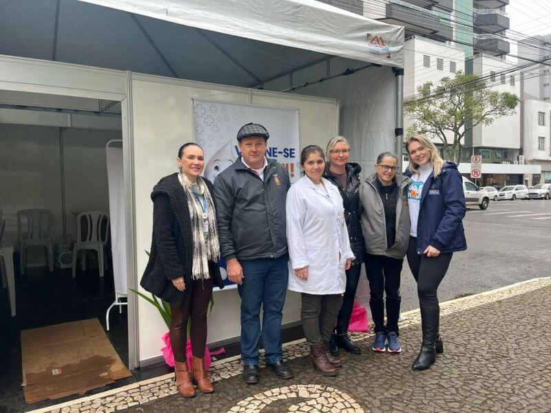 Com ações especiais na Esquina Democrática e horários ampliados nas UBSs, Erechim busca aumentar a imunização antes da chegada do inverno