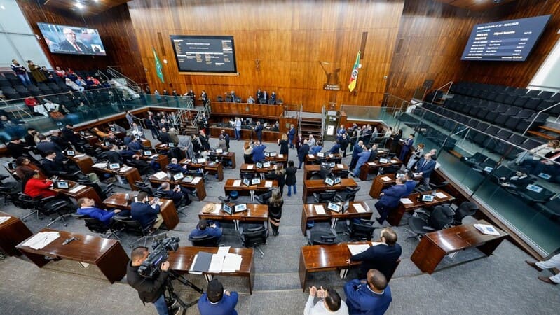 Assembleia aprova reajuste de 5,35% no salário mínimo regional do RS