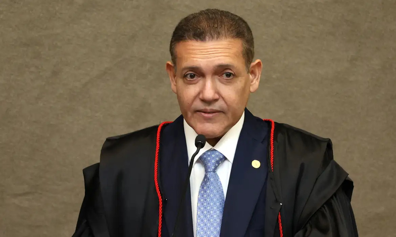 Nunes Marques dá 20 dias para PGR analisar pedido de Bolsonaro contra condenação no STF