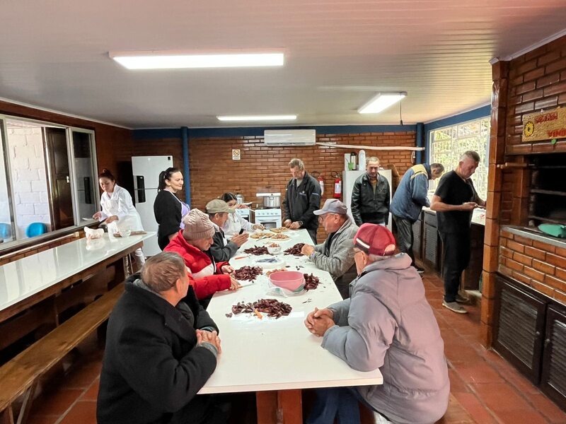 CAPS AD promove oficina de culinária com participação de alunos do Curso Técnico em Enfermagem da URI