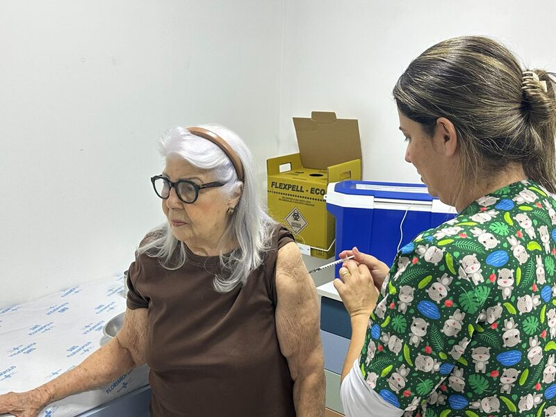 Baixa procura pela vacina da gripe preocupa Santa Catarina às vésperas do fim da campanha