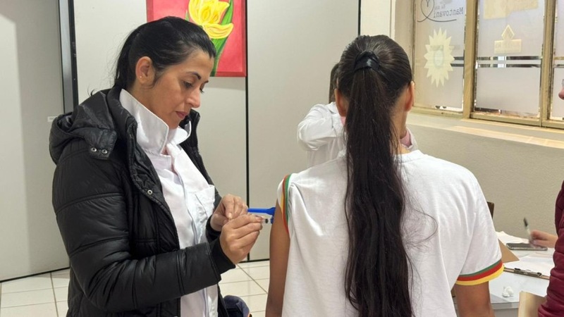 Vacina na Escola leva proteção e cuidado diretamente aos estudantes de Erechim