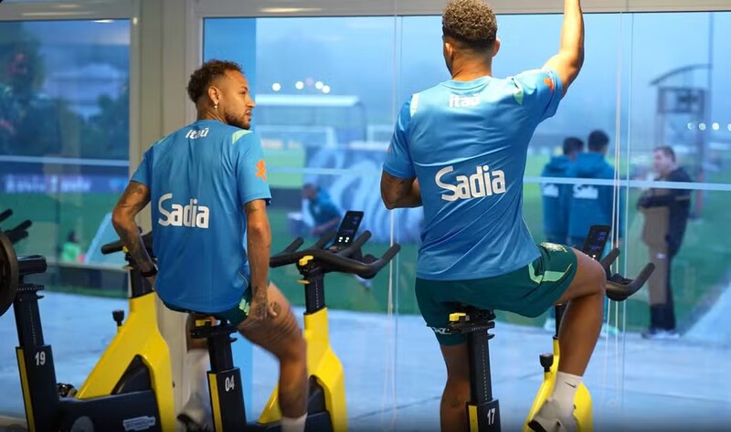 Lesão de Neymar preocupa Seleção e atacante pode perder estreia do Brasil na Copa