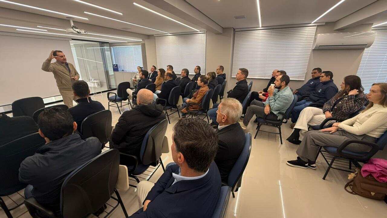 Paulo Polis destaca geração de empregos e expansão econômica durante encontro empresarial em Erechim