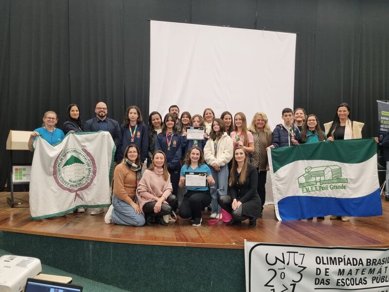 Estudantes das Escolas Municipais recebem medalhas em cerimônia da OBMEP