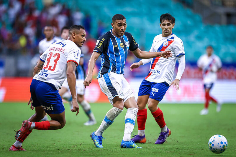 Grêmio empata com o Bahia e sai da zona de rebaixamento