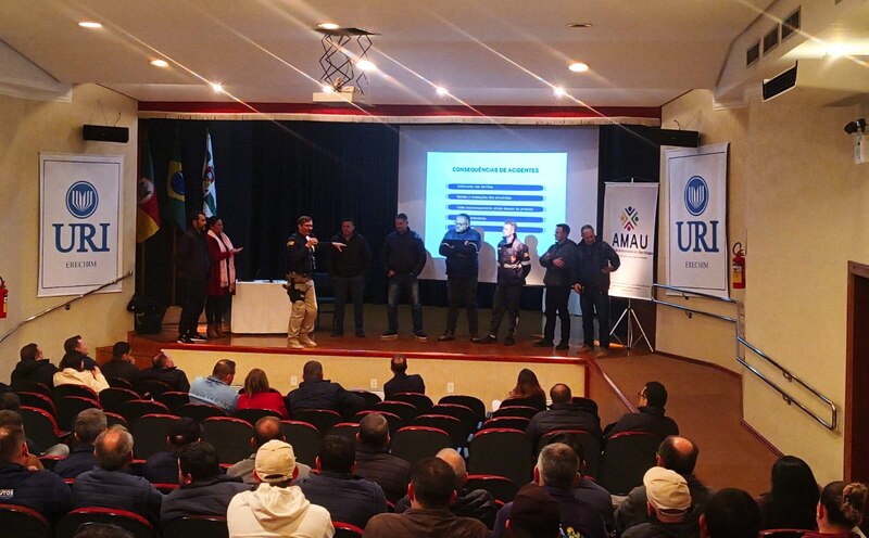 AMAU e SERVPREF promovem a palestra “Escolhas que Protegem” com foco na direção defensiva