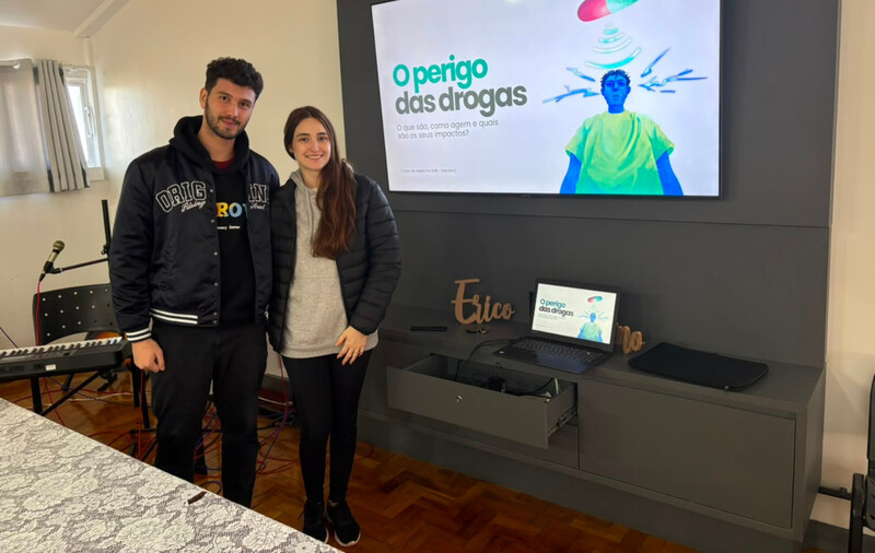 Ação educativa leva conscientização sobre prevenção às drogas à Escola Érico Veríssimo