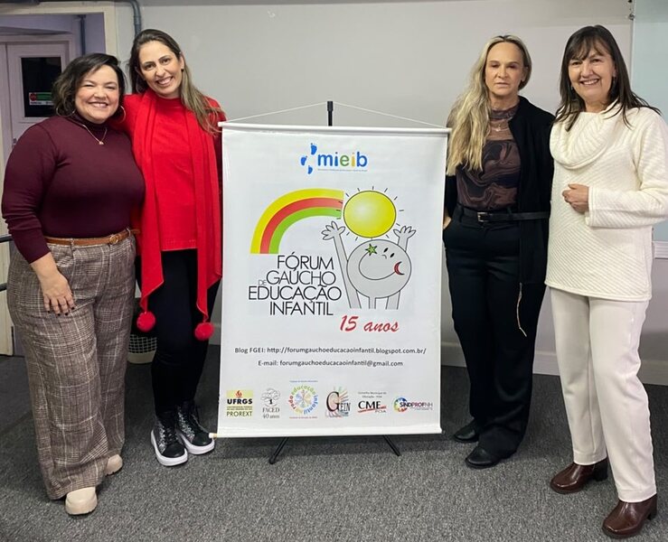 Erechim marca presença em encontro estadual que debate os rumos da Educação Infantil