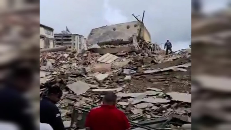 Terremotos devastam cidades, deixam ao menos 164 mortos e mobilizam força-tarefa em busca de sobreviventes