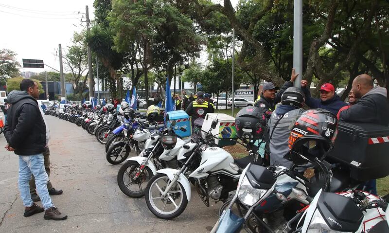 Governo vai lançar crédito para entregadores financiarem motos novas