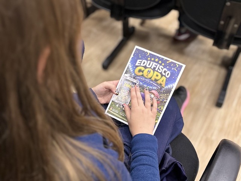 Prefeitura de Erechim lança o álbum de figurinhas EduFisco na Copa para estudantes do Sistema Municipal de Ensino