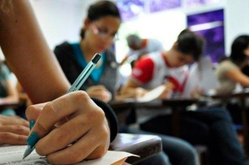 Descontos do Fies geram críticas e levam MEC a estudar benefícios para quem paga em dia