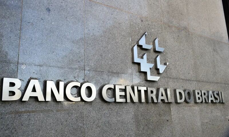 Copom reduz taxa Selic para 14,25% ao ano e mantém cautela com inflação