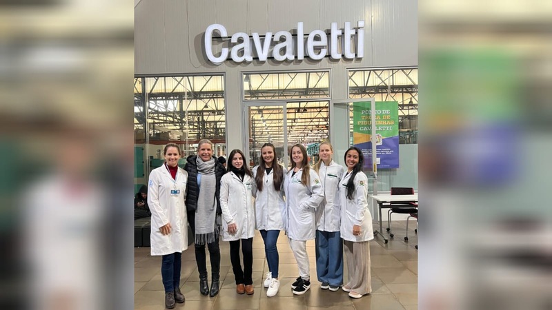 Enfermagem da URI promove ação sobre a saúde da mulher na empresa Cavaletti