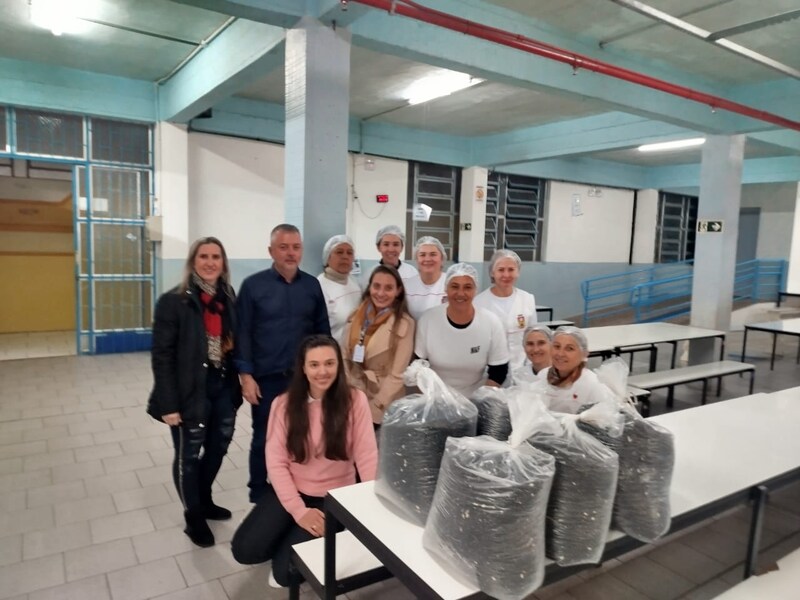 Feijão orgânico produzido por agricultores de Erechim chega à merenda escolar e beneficia estudantes