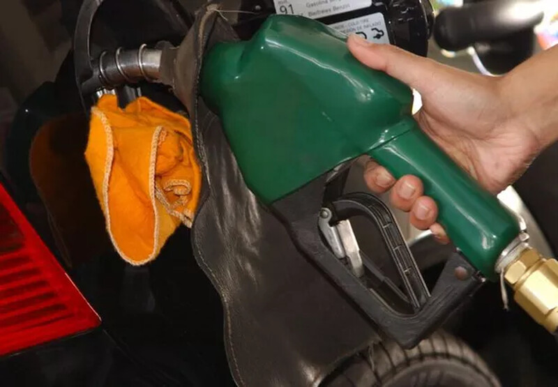 Governo prorroga subsídio da gasolina para conter impacto da alta dos combustíveis