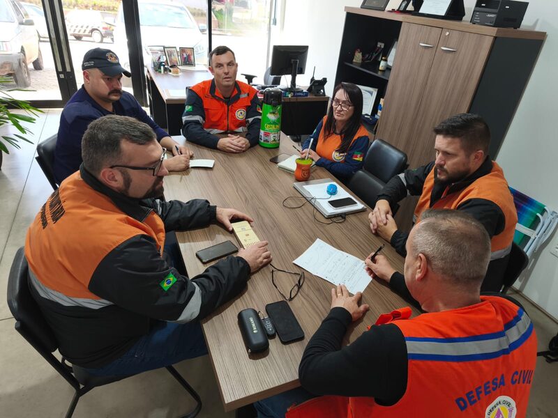 Defesa Civil e Força Voluntária reforçam preparação das equipes para atuação diante da previsão de chuvas intensas