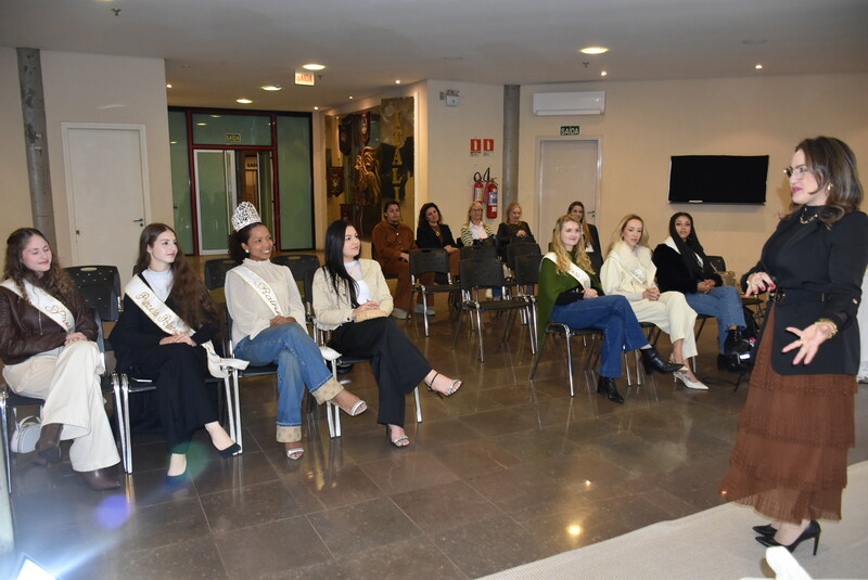 Corte da Frinape 2026 participa de formação para fortalecer desenvolvimento humano e representação institucional
