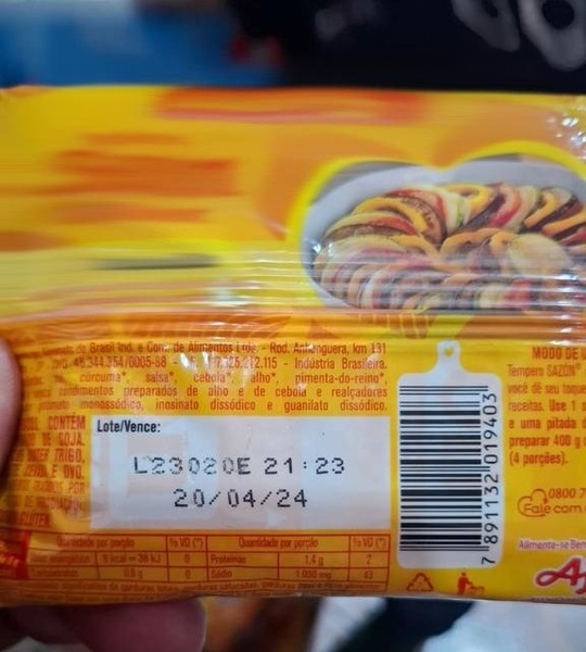 Operação apreende 2,2 toneladas de alimentos impróprios e autua mercados e açougue em Constantina