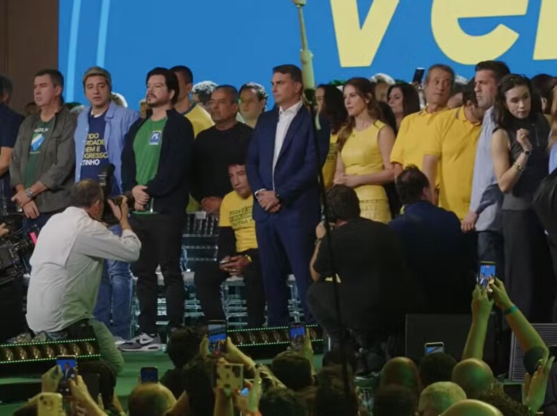 PL oficializa Flávio Bolsonaro como candidato à Presidência da República
