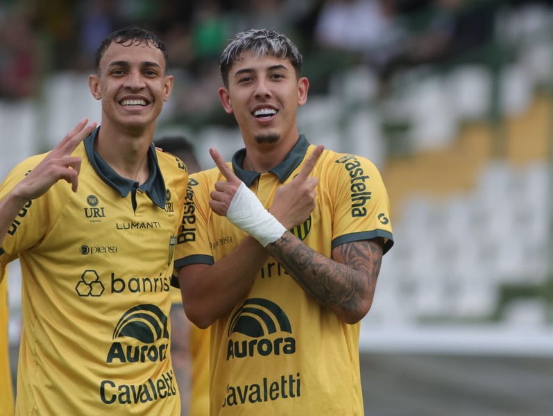 Nicolas decide, Ypiranga vence no Colosso e recoloca o Canarinho na disputa por vaga no G-8