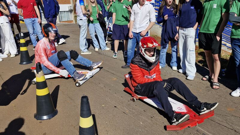 Velocidade, emoção e legado de Ayrton Senna marcam corrida de carrinhos de rolimã na SECART da URI