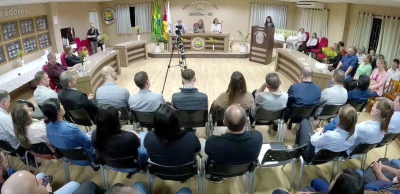 Vereadores de Aratiba homenageiam cooperativas, agroindústrias e rádios por contribuição ao desenvolvimento do município