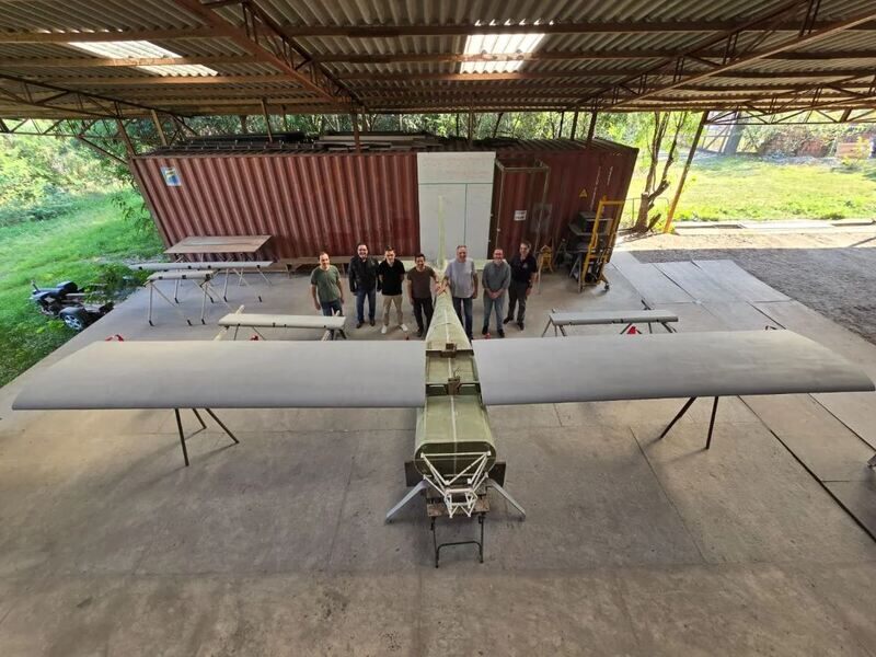 Paraná desenvolve avião agrícola não tripulado com capacidade para mil litros de pulverização