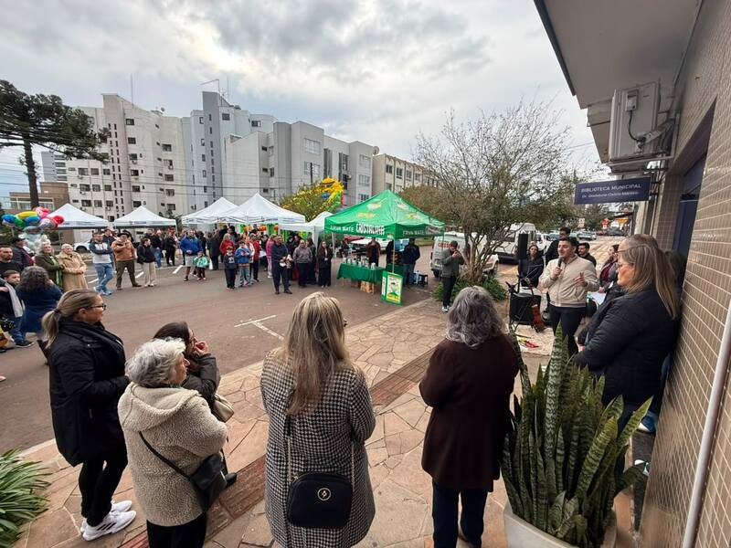 Biblioteca Municipal de Erechim celebra 80 anos com festa, homenagens e incentivo à leitura