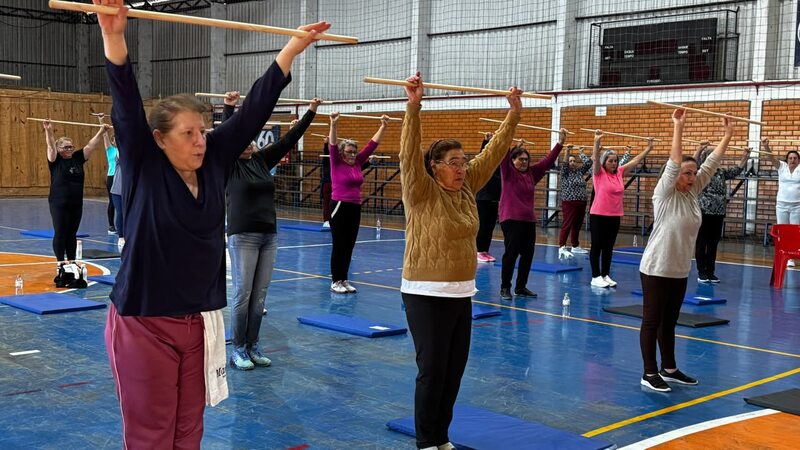 60+ Extensão 01 promove primeira turma de Alongamento e Relaxamento com mais de 30 participantes