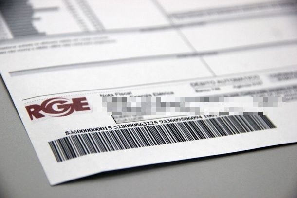 Frio, reajuste e bandeira amarela explicam aumento nas contas de energia, diz RGE