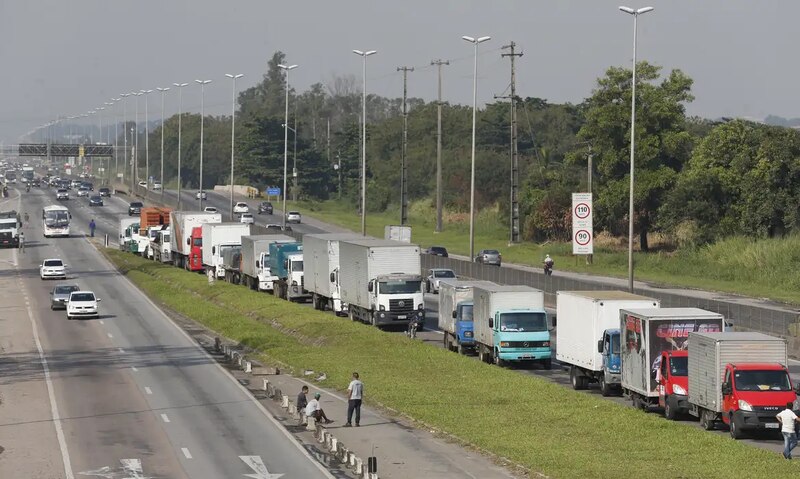 Nova lei garante pagamento do piso do frete e reforça combate ao transporte irregular de cargas