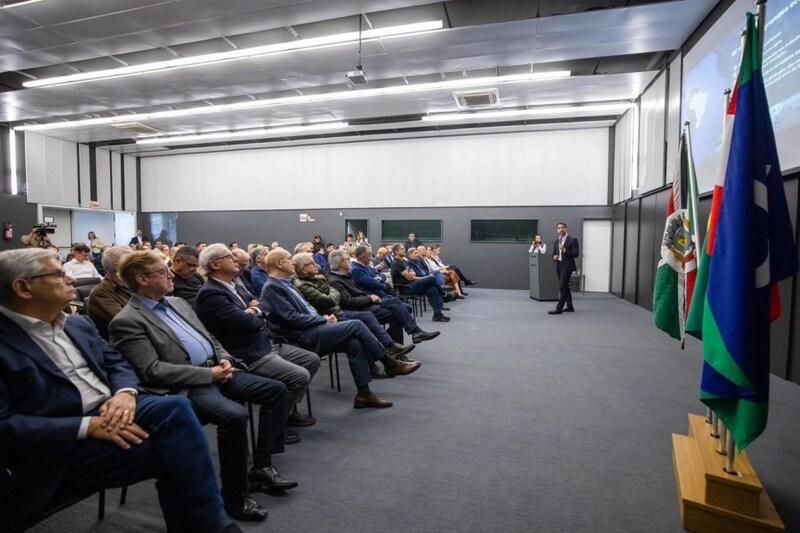 RS e SC discutem integração regional e desafios comuns durante encontro em Criciúma