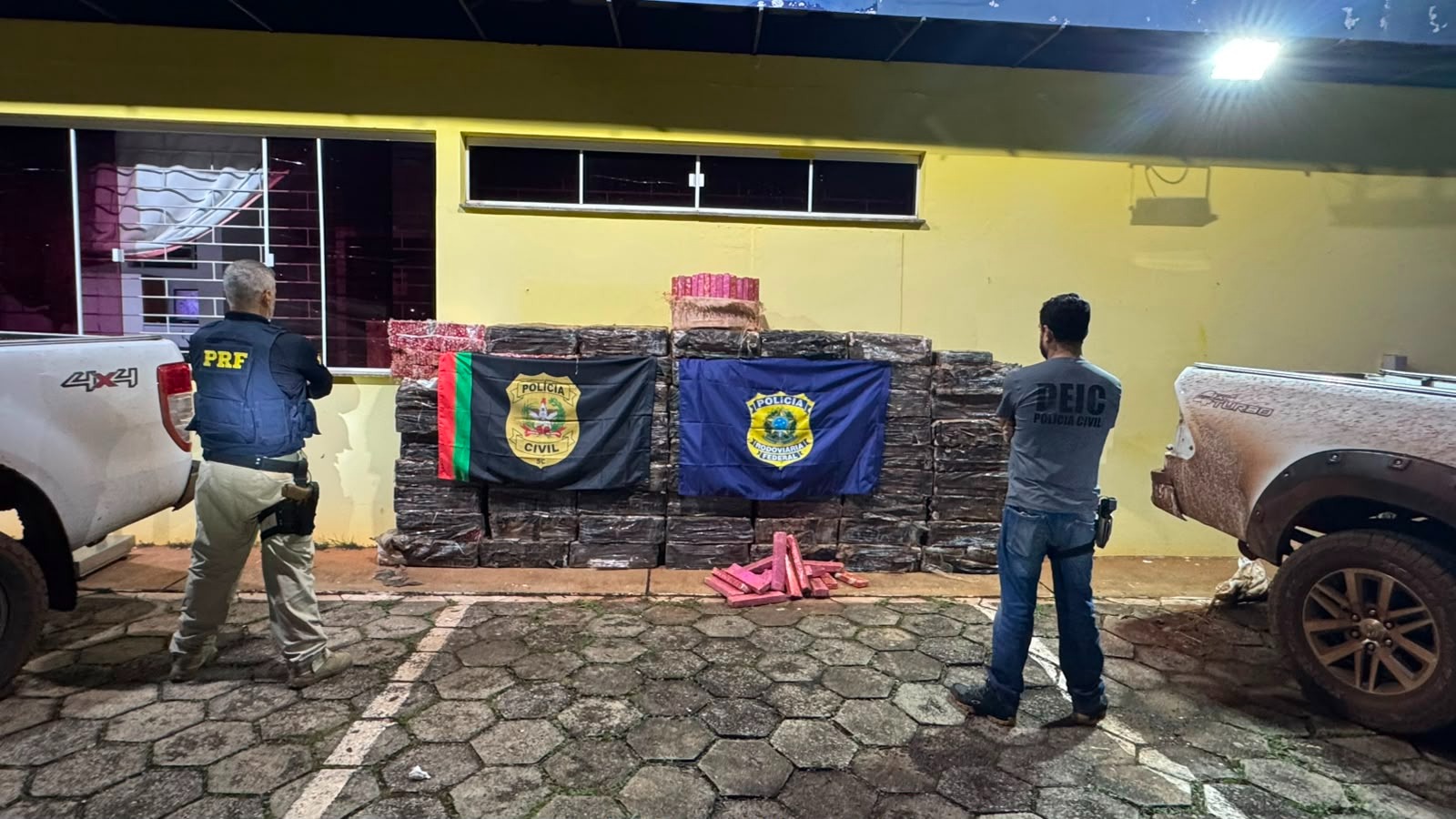 Ação conjunta entre PRF e Polícia Civil apreende 1,45 tonelada de maconha no Oeste de SC