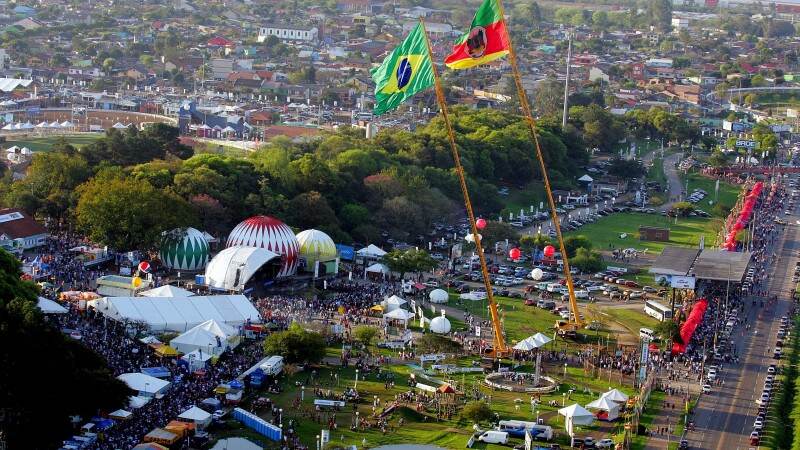 Artesanato gaúcho transforma tradição em arte na 49ª Expointer