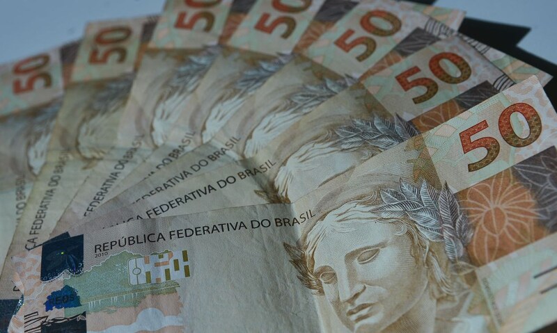 Salário mínimo deve subir para R$ 1.741 em 2027, prevê governo
