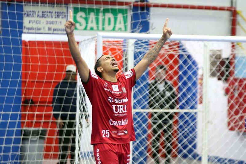 Atlântico vence duelo emocionante em Não-Me-Toque e fica a um ponto da liderança