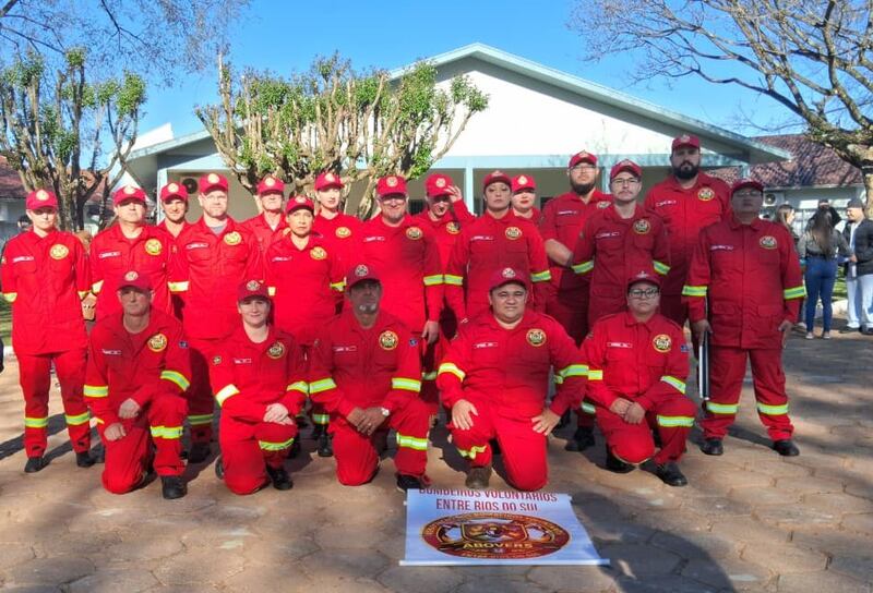 Bombeiros Voluntários de Entre Rios do Sul recebem R$ 10 mil para reforçar estrutura