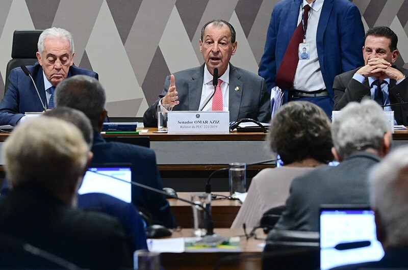 CCJ do Senado aprova PEC que prevê fim da escala 6x1