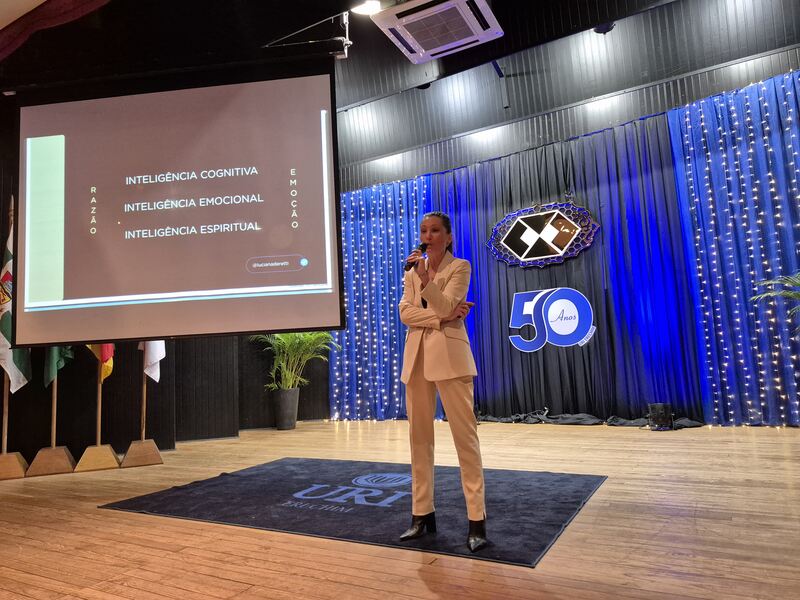 O que suas escolhas estão construindo? Palestra na URI provoca reflexão sobre futuro e propósito