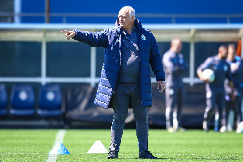 Grêmio entra em campo pressionado contra o Botafogo em busca de pontos para respirar no Brasileirão