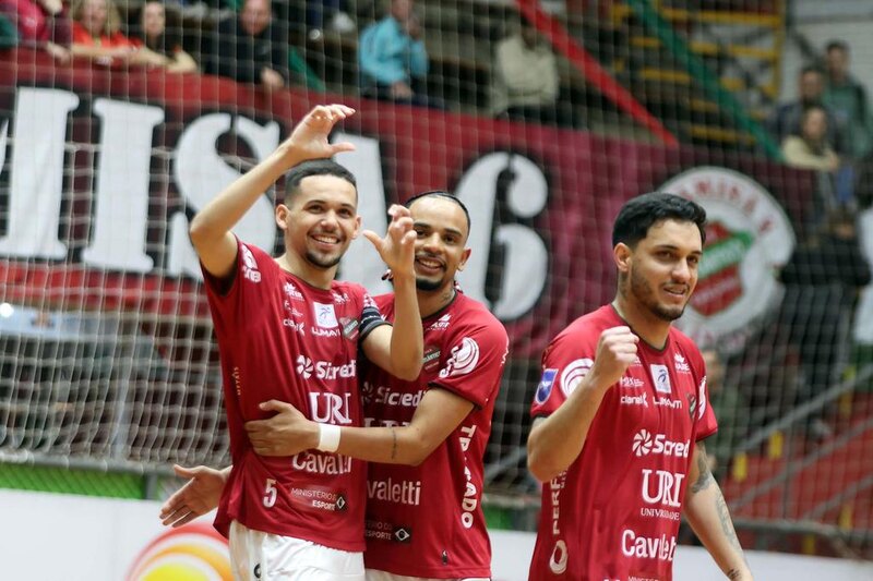 Em jogo de 16 gols, Atlântico vence mais uma e fica um ponto da vice-liderança do Gauchão Série A