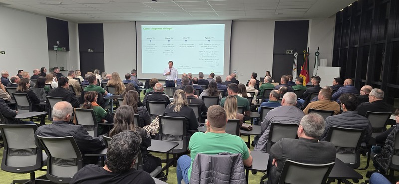 Sicredi UniEstados reúne cerca de 400 lideranças em seminário sobre cooperativismo e governança