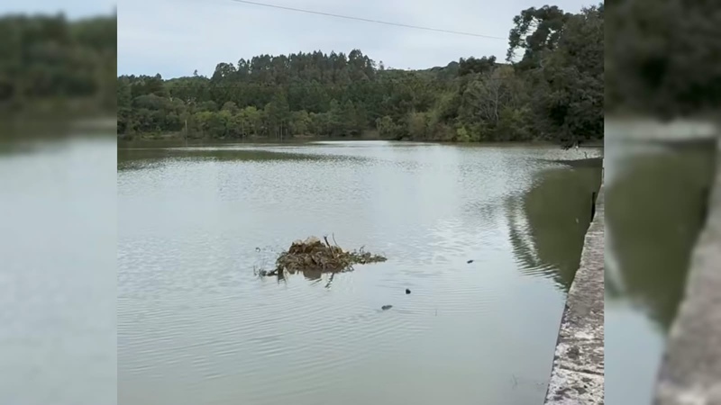 Prefeitura de São Marcos emite alerta após fissuras em barragem e orienta moradores a deixarem casas