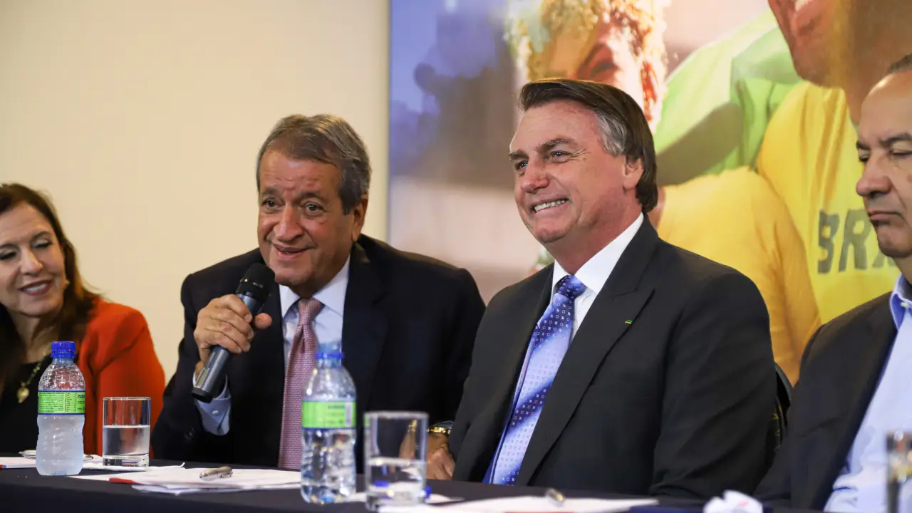 Valdemar diz que Bolsonaro terá influência em eventual governo de Flávio