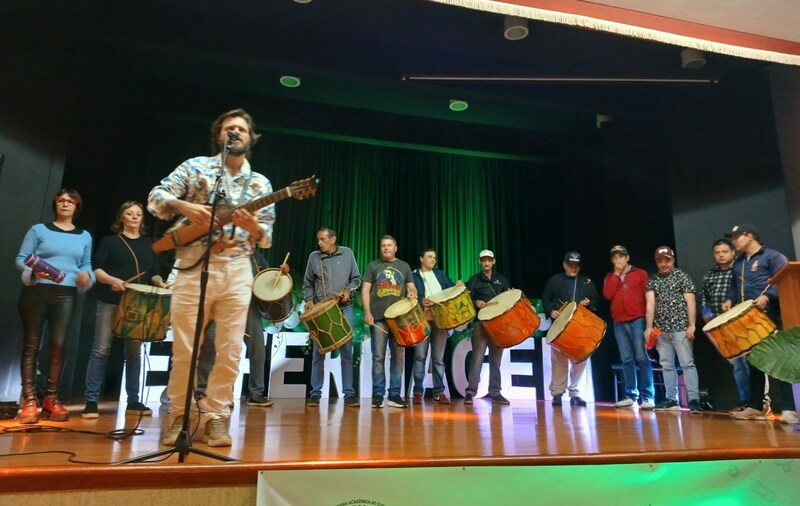 Batucada da Rede de Atenção Psicossocial e Coral Renascer levam arte e inclusão à Semana Acadêmica da URI