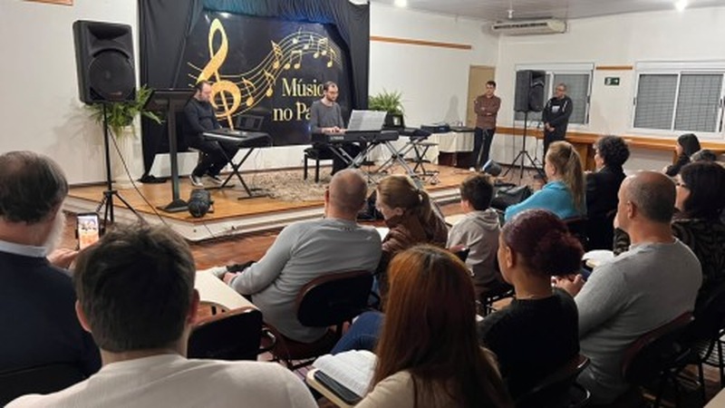 Música no Palco 2026 reúne alunos do Centro de Belas Artes Osvaldo Engel em apresentações musicais