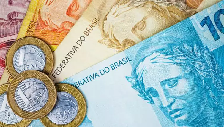 Governo gasta mais do que arrecada e dívida pública sobe para R$ 11 trilhões